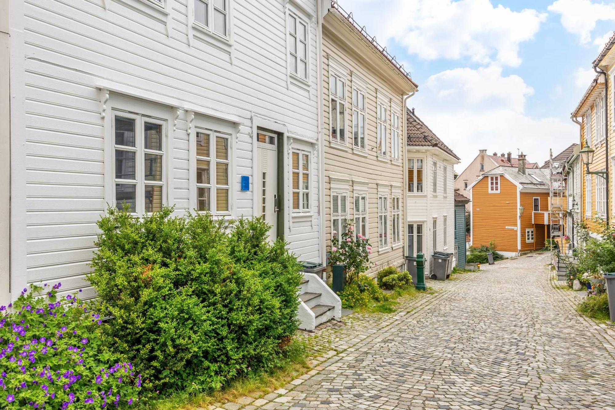 Homerentals Apartments - Behind Bryggen & Historic Cobblestone Streets - 2 Floor Renovated From February 2025 Bergen Exteriér fotografie